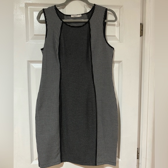 Bailey 44 Dresses & Skirts - Bailey 44 Diva Doll Sleeveless Dress